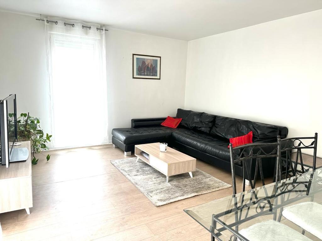 Big Logement , Jo2024, Stade De France, Paris, Metro , Parking Gratuit Saint-Denis  Room photo